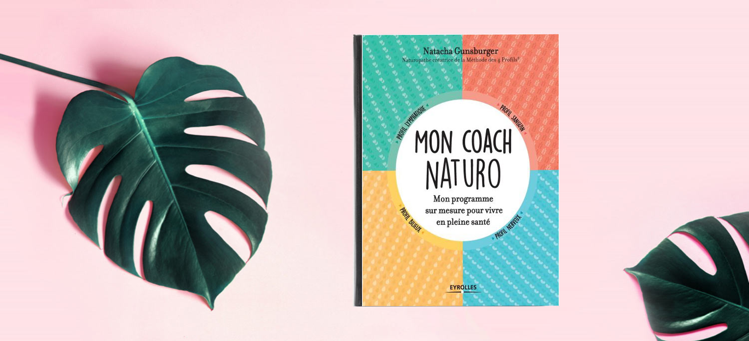 Mock up livre fond rose